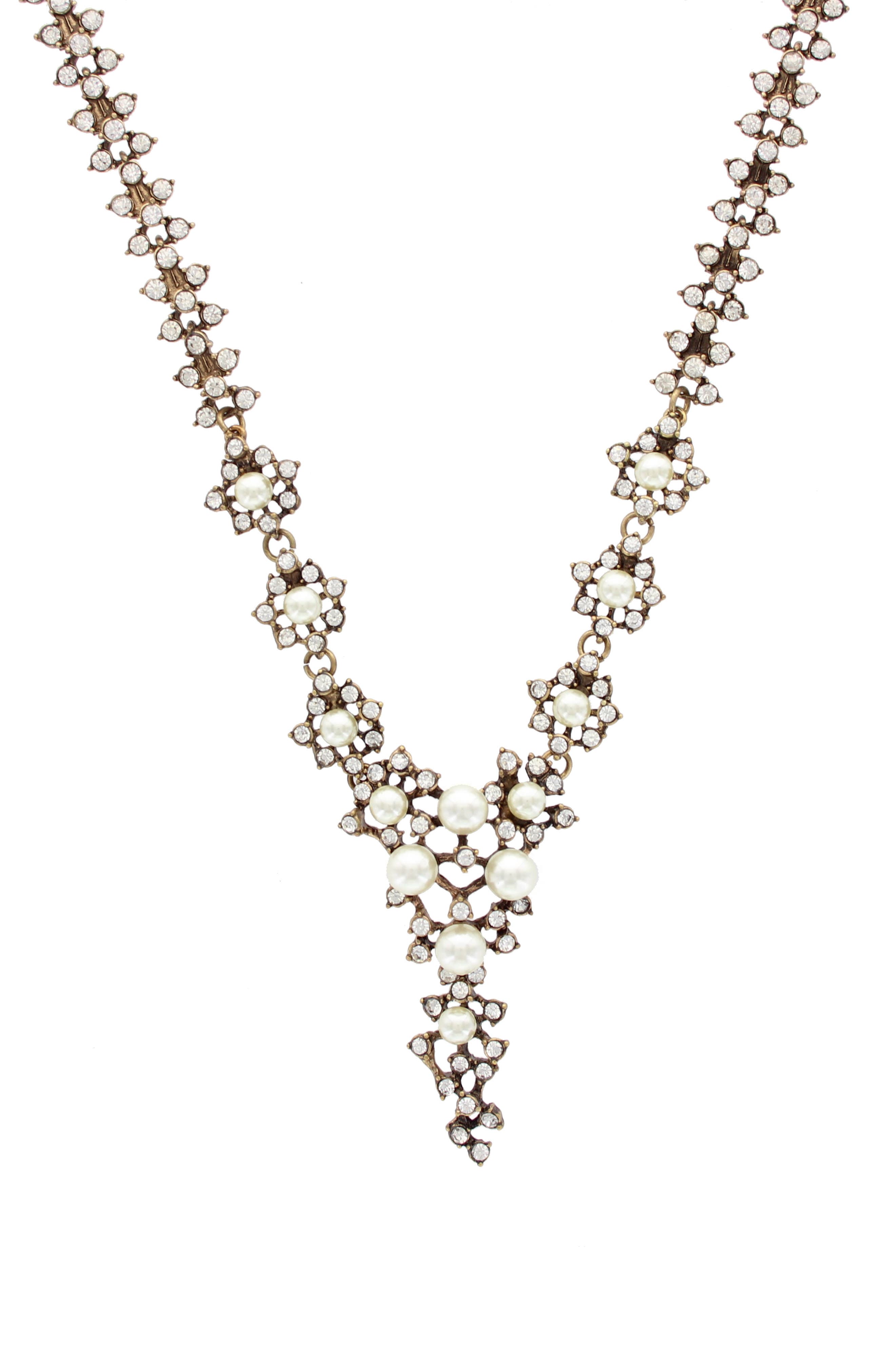 OLIVIA WELLES Holly Pendant Necklace