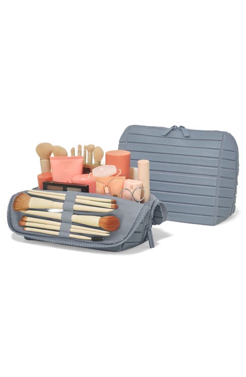 Parallelle The Medium Traveler Toiletry Kit In Gray