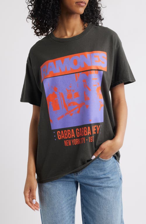 Merch Traffic The Ramones Graphic T-Shirt in Black 