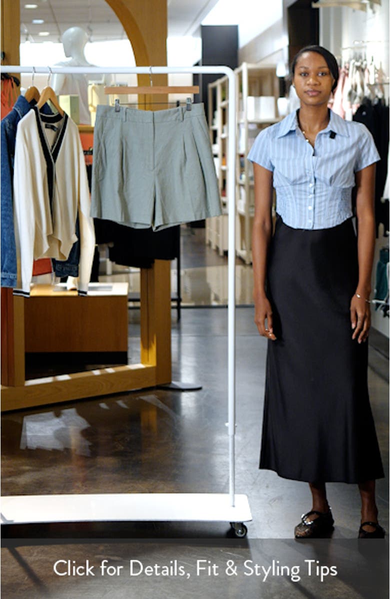 Everyday Pleated Linen Blend Shorts