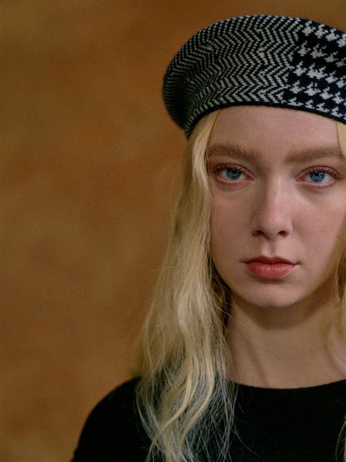 Lost Pattern Nyc "houndstooth" Wool-cashmere Beret Hat In Black