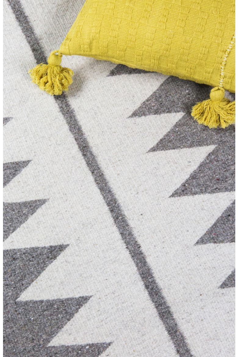 Zapotec Geometric Handwoven Flatweave Wool Rug, Alternate, color, Grey