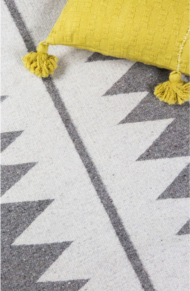 Archive New York Zapotec Geometric Handwoven Flatweave Wool Rug, Alternate, color, Grey