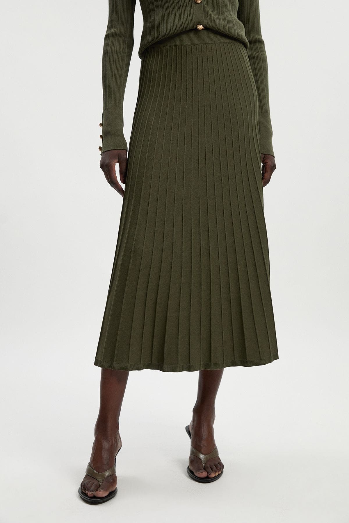 Karen Millen Textured Knit Full Midi Skirt In Green
