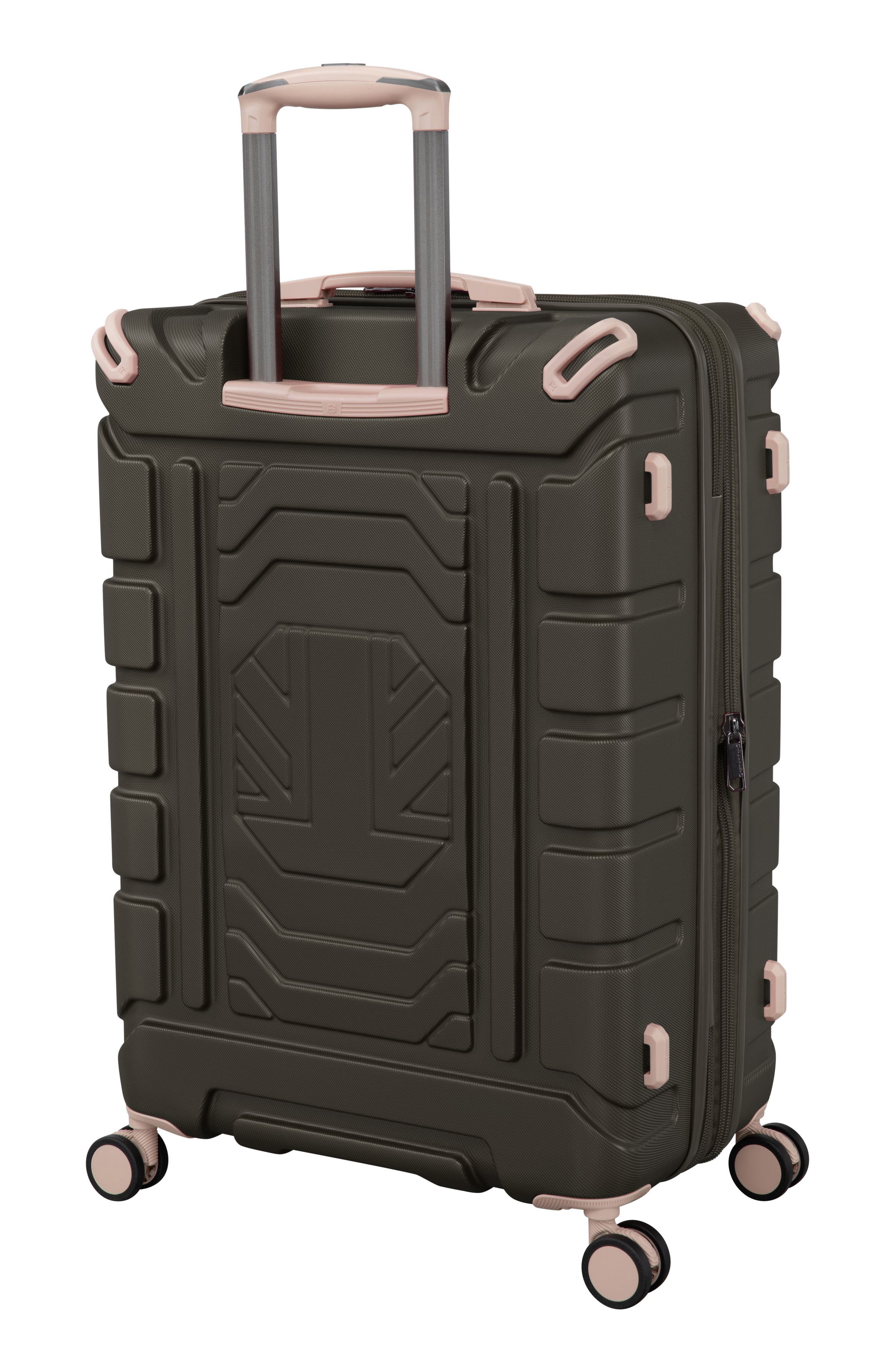 Stamford 31-Inch Spinner Luggage