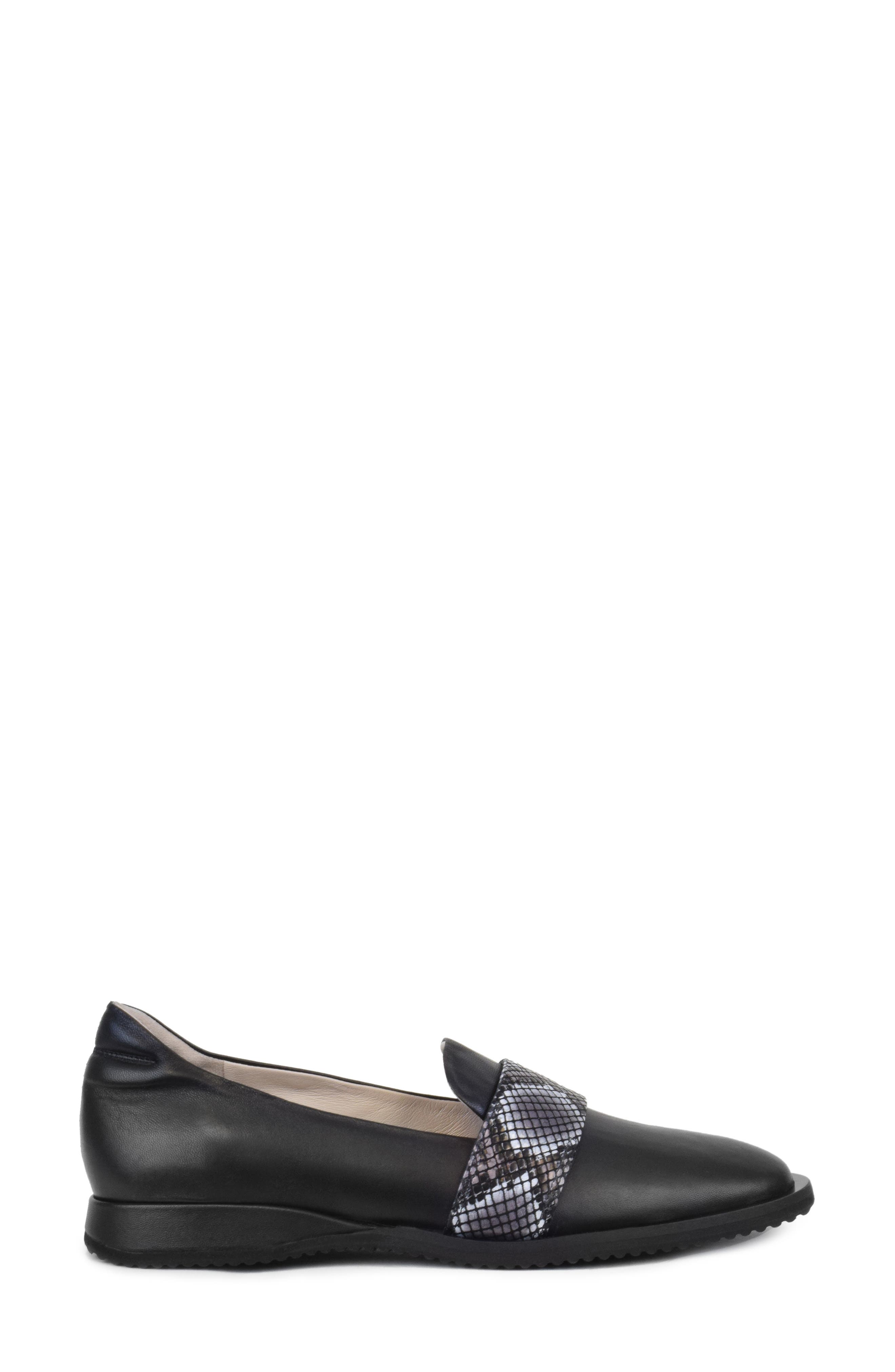 Amalfi by Rangoni Elegante Loafer, Alternate, color, Black Parm/ Grizio Fidia