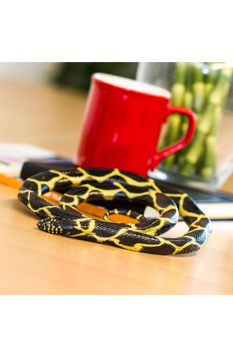 Safari Ltd. Chain Kingsnake Toy, Alternate, color, NO COLOR