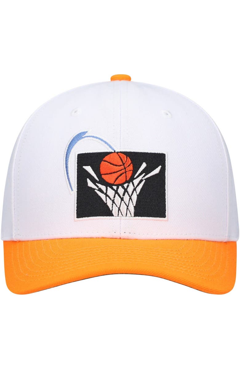 Mitchell & Ness Men's Mitchell & Ness White/Orange Cleveland Cavaliers Hardwood Classics Core 2-Tone 2.0 Pro Snapback Hat, Alternate, color,