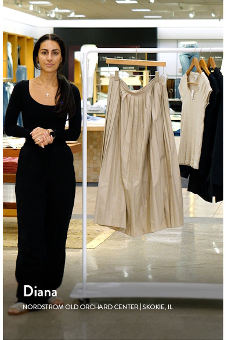 Pleated Poplin Midi Skirt video