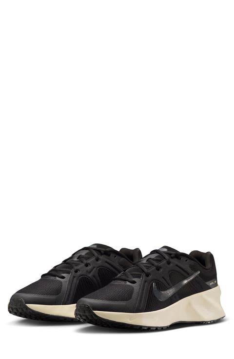 Metro Tek Sneaker