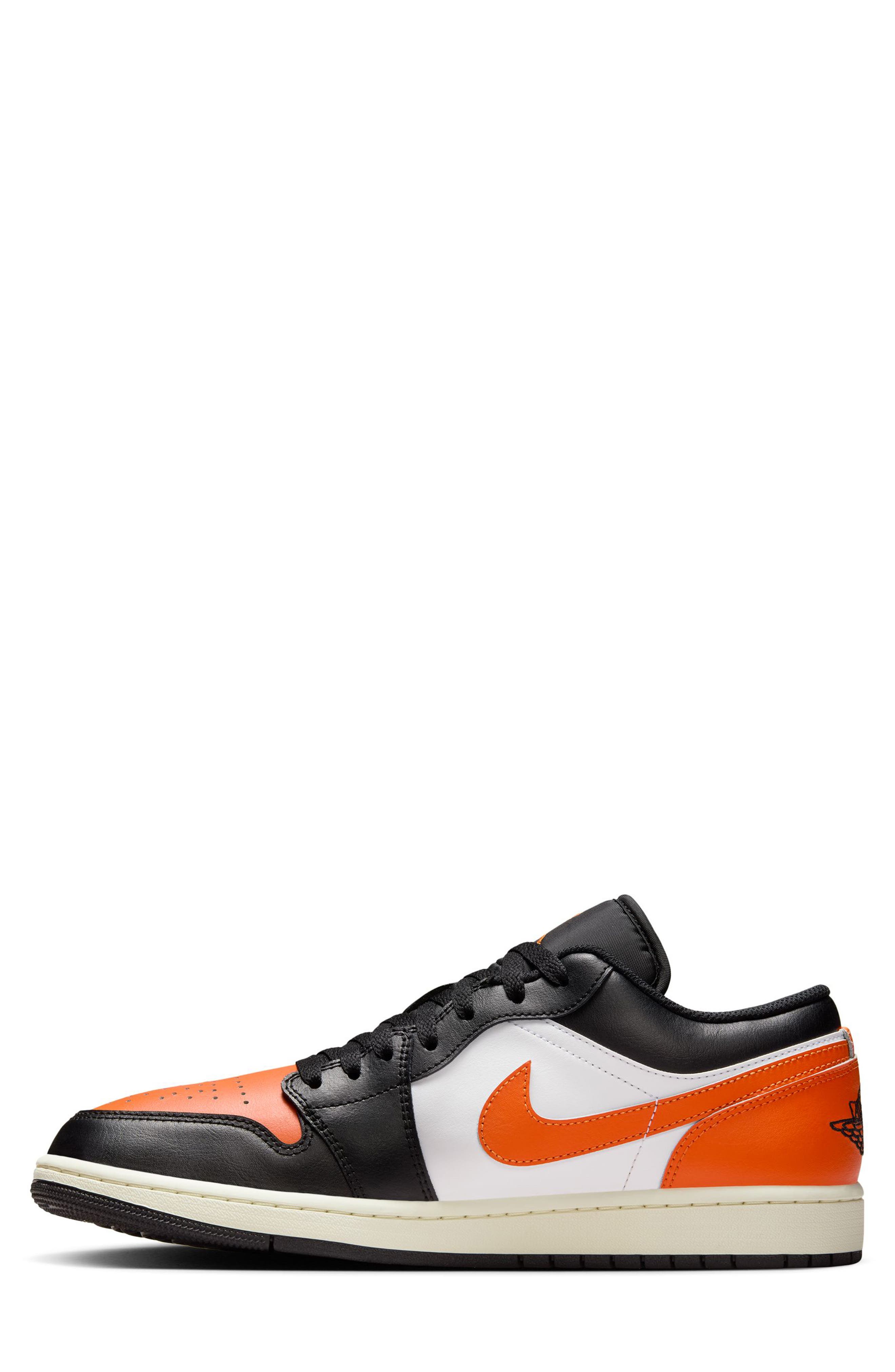 Jordan Air Jordan 1 Low Sneaker, Alternate, color, 081 Black/Strfsh