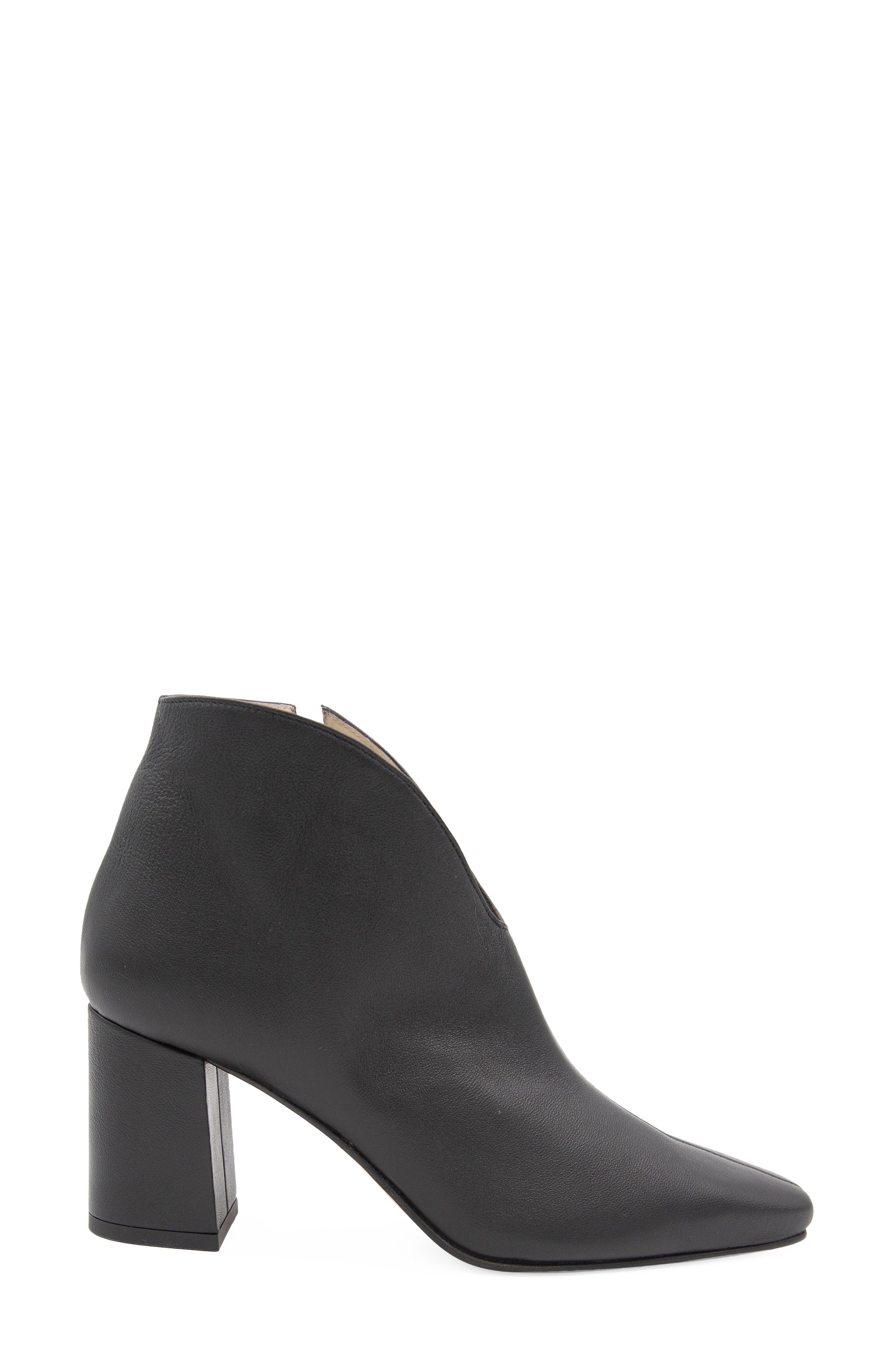 Amalfi by Rangoni Faina Block Heel Bootie, Alternate, color, 