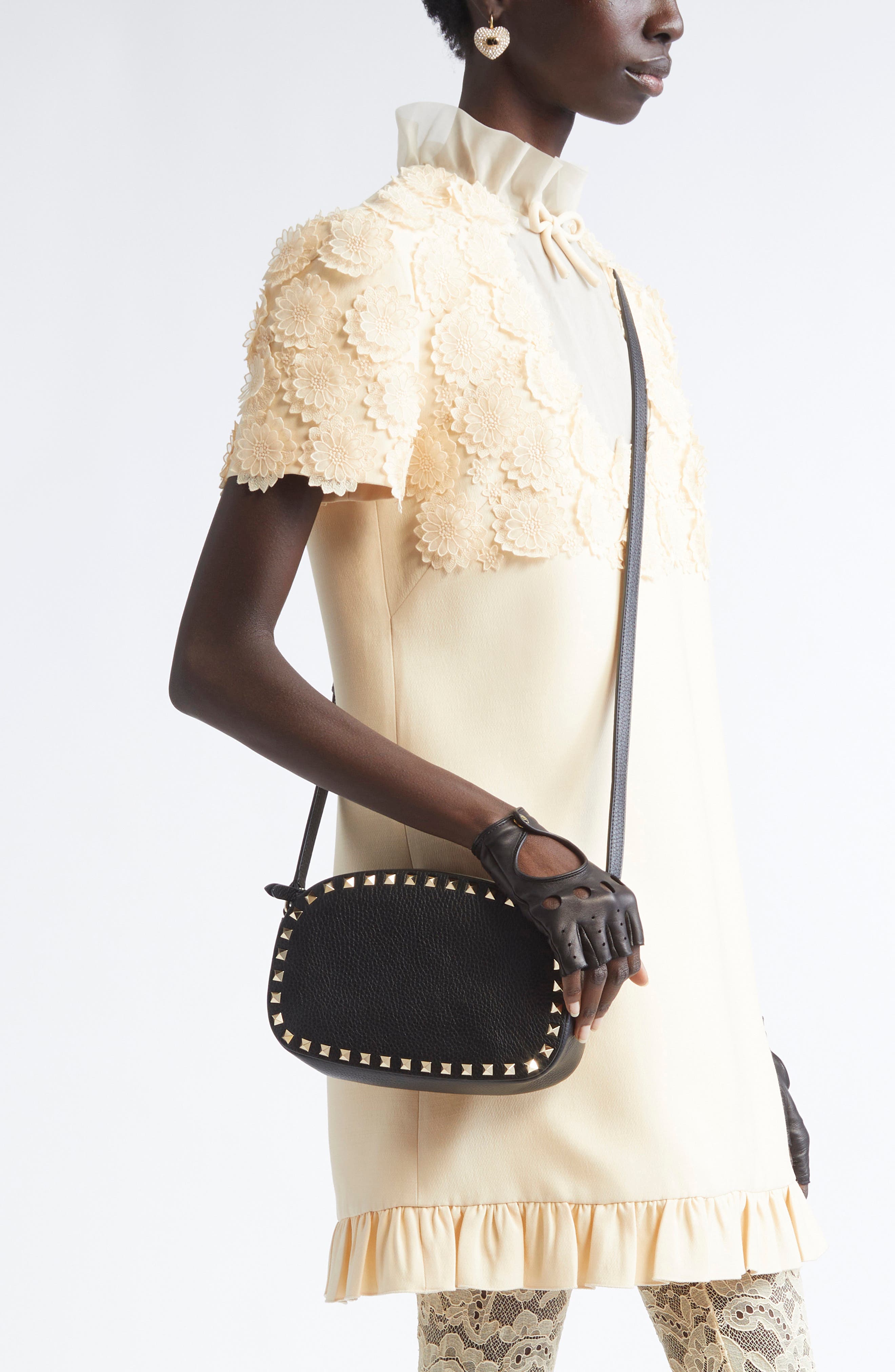 Valentino Garavani Rockstud Crossbody Camera Bag, Alternate, color, Nero