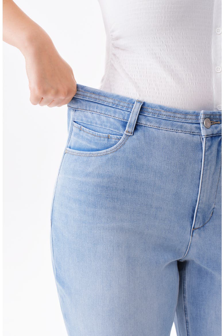 Super High Waist Crop Tapered Mom Jeans, Alternate, color, LIGHT BLUE