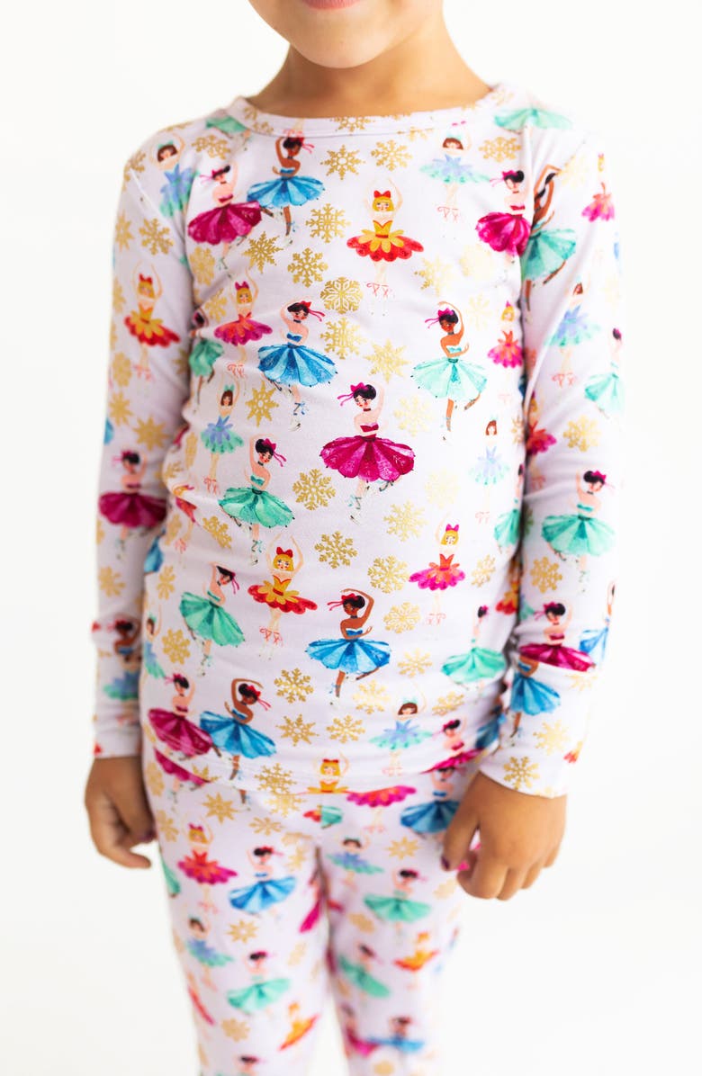 Posh Peanut Adalyn Winter Skaters Fitted Two-Piece Pajamas, Alternate, color, 