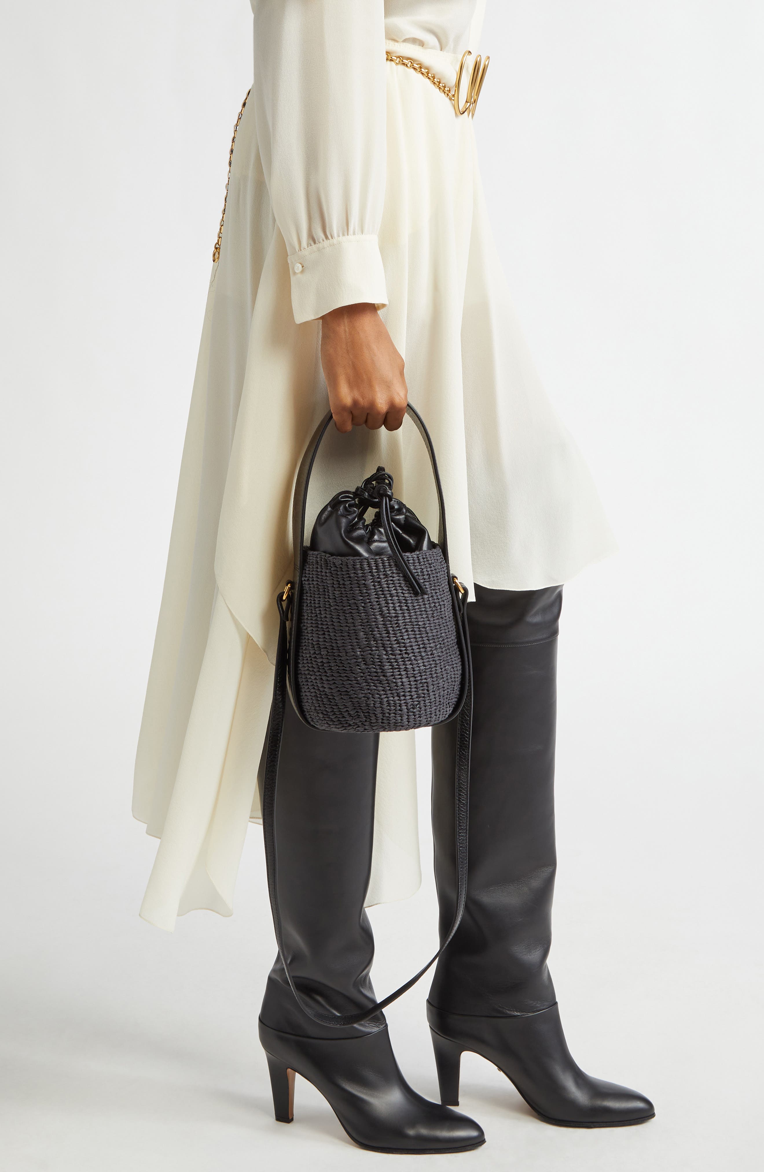 Chloé Woody Basket Bucket Bag, Alternate, color, 001 Black