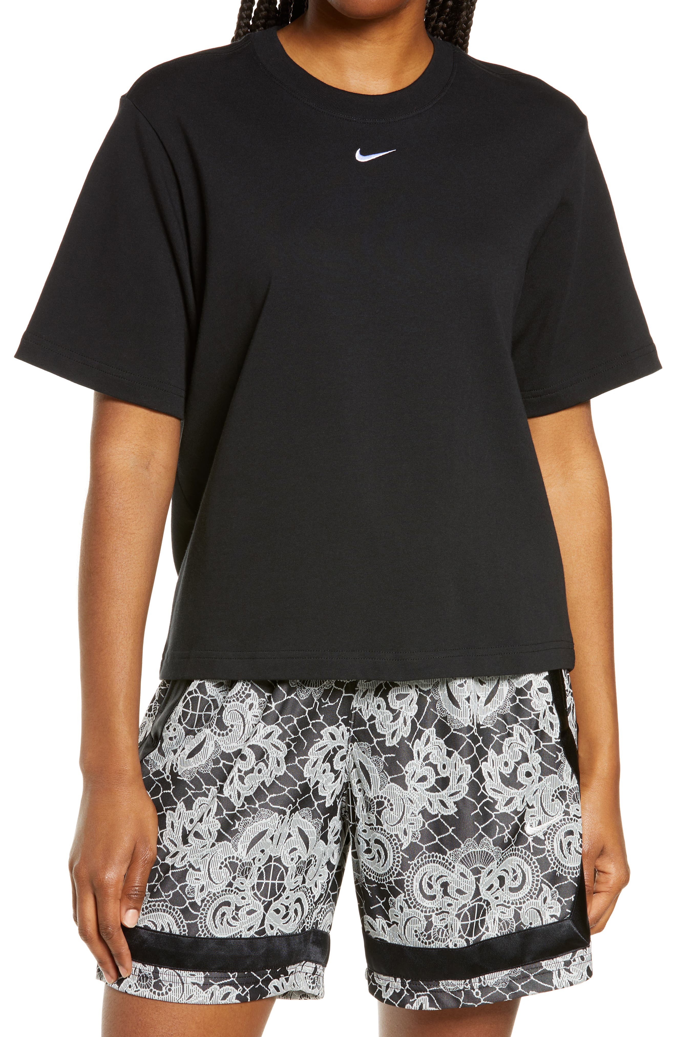 nike sportswear essential tshirt