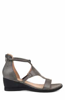 Journee Collection Trayle Wedge Sandal - Wide Width