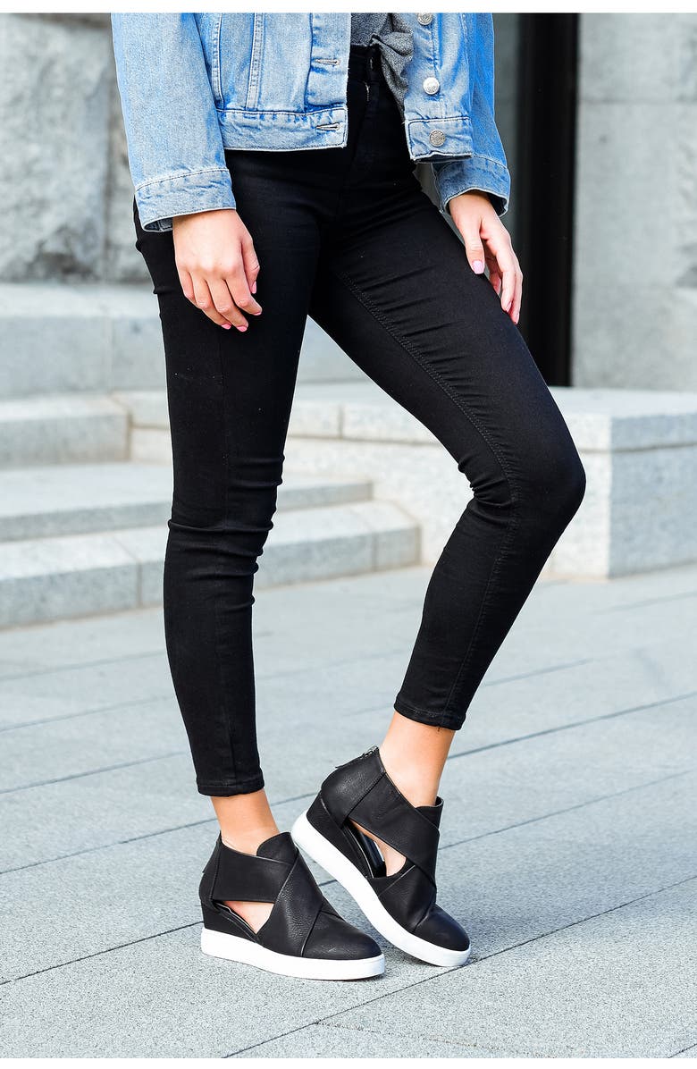 Journee Collection JOURNEE Seena Crossover Platform Wedge Pump, Alternate, color, Grey