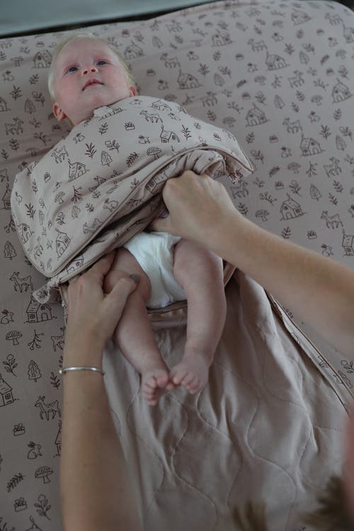 Gunamuna Swaddle Sleep Bag, 1.0 Tog In Pink