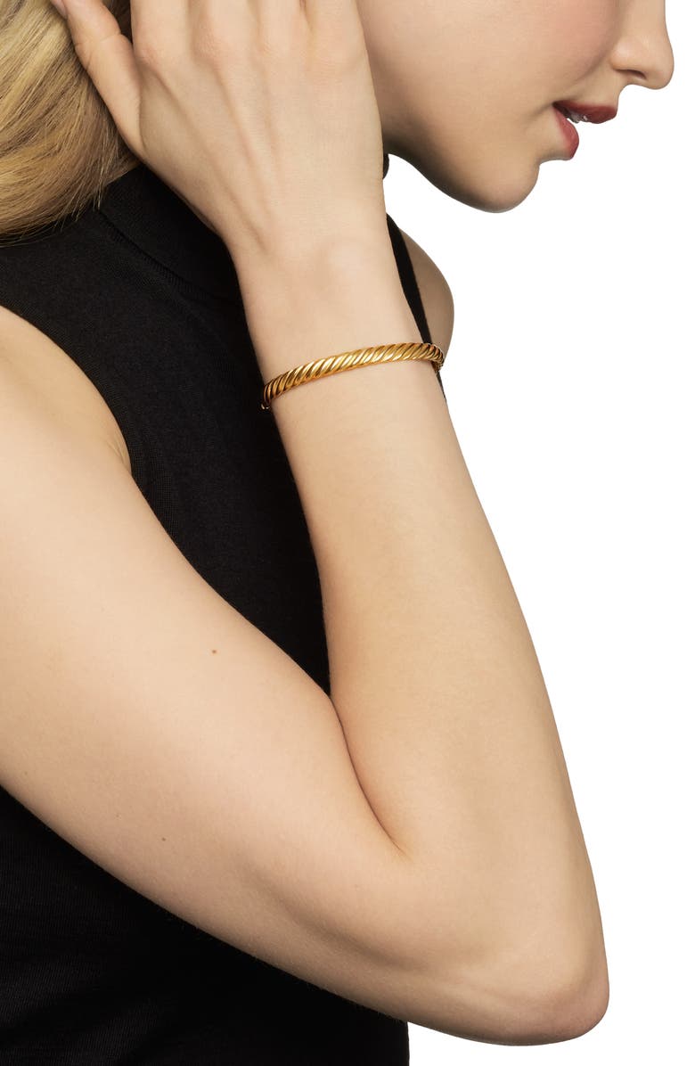 David Yurman Sculpted Cable Bangle Bracelet in 18K Yellow Gold, 6.2mm, Alternate, color, 18K Yellow Gold