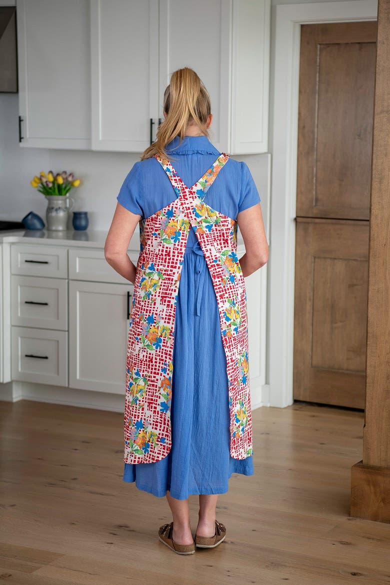 Lisbon Rose Farmhouse Apron, Alternate, color, Red