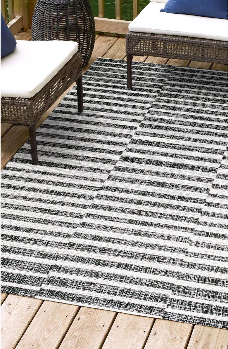 JONATHAN Y Sukie Modern Offset Stripe Indoor/Outdoor Area Rug, Alternate, color, Black/Ivory