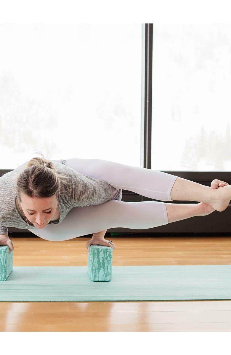 Hugger Mugger 4 in. Marbled Foam Yoga Block, Alternate, color, Sea Green