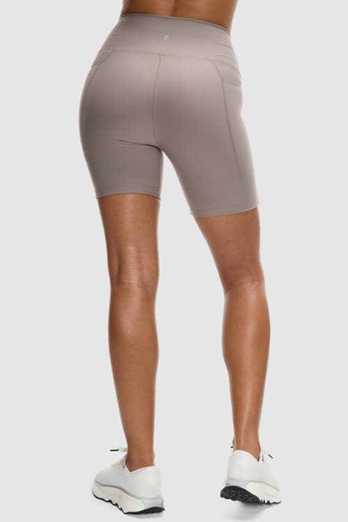 Peloton Cadent 7" High Rise Pocket Bike Short In Taupe Grey