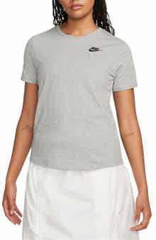 Nike Sportswear Club Essentials T-Shirt
