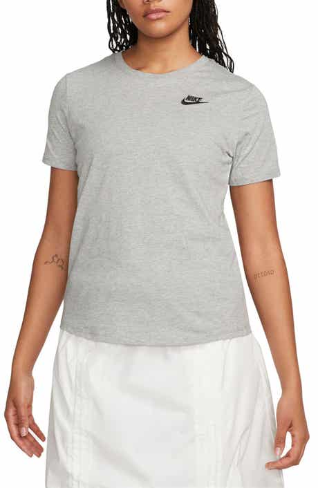 Nike Sportswear Club Essentials T-Shirt