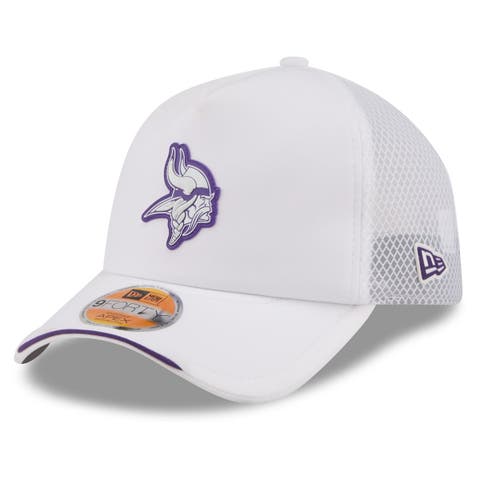 Men's New Era White Minnesota Vikings 2026 Sideline Apex 9FORTY Adjustable Trucker Hat
