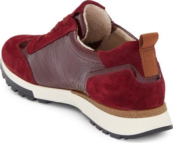 Carrie Sneaker