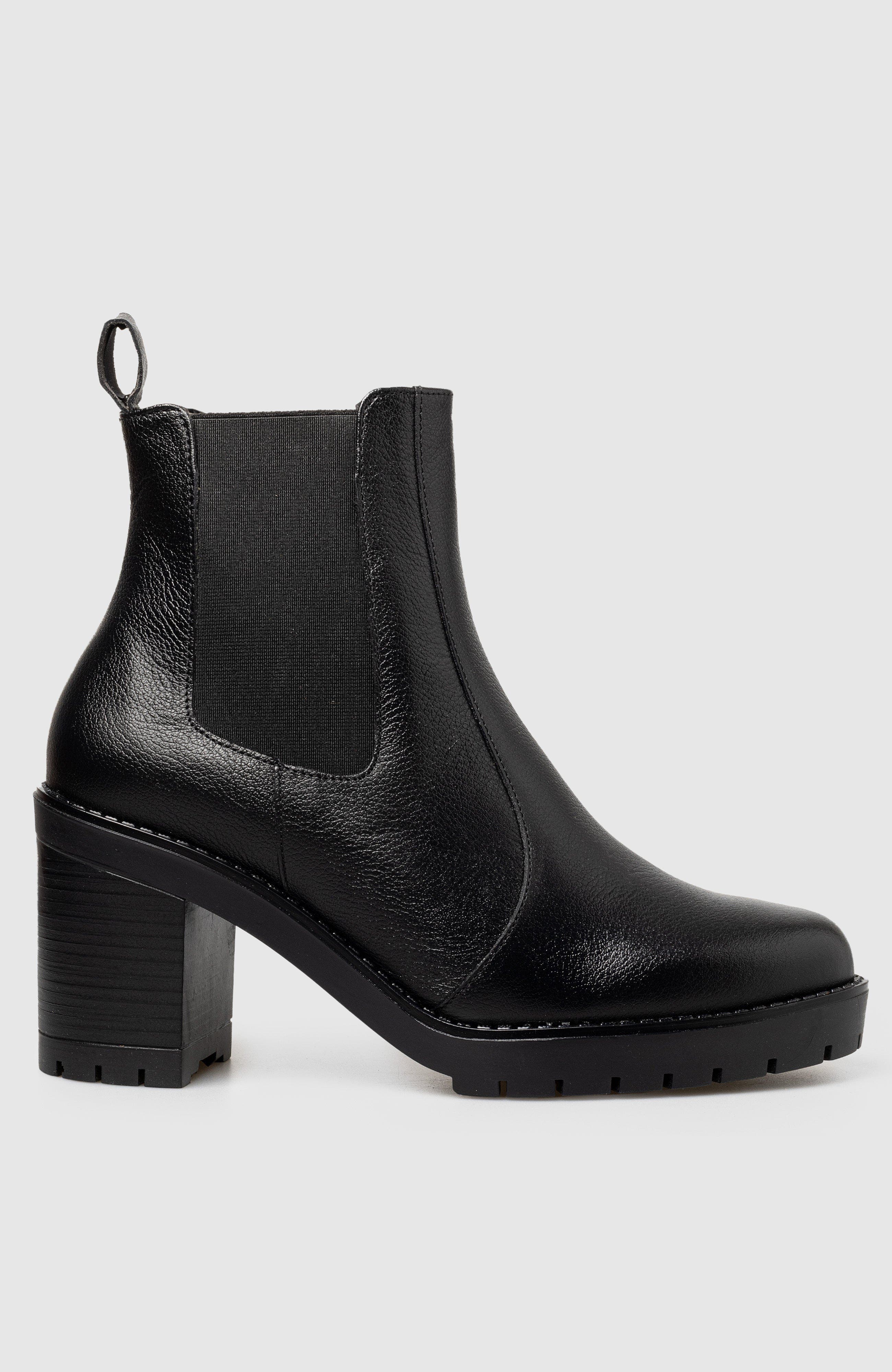 Pera Block Heel Chelsea Bootie, Alternate, color, Black