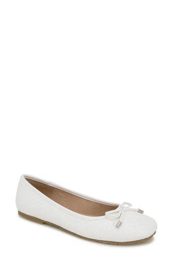 Reaction Kenneth Cole Elstree Ballet Flat In White Woven