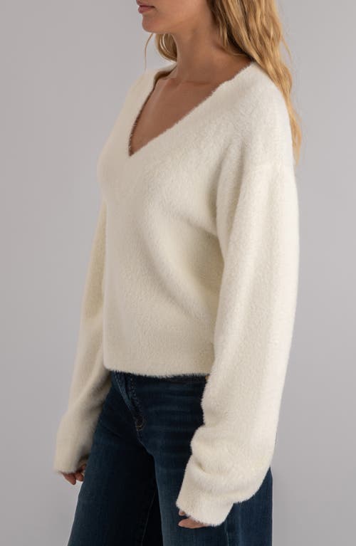 Kut From The Kloth Revel Fuzzy V-neck Sweater In White