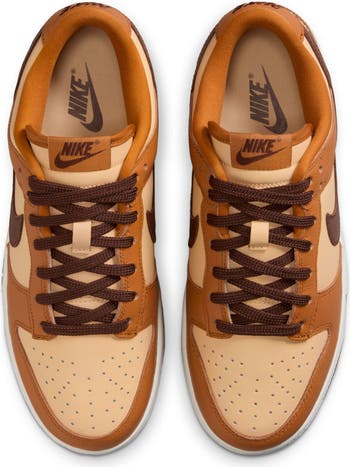 Dunk Low SE Basketball Sneaker