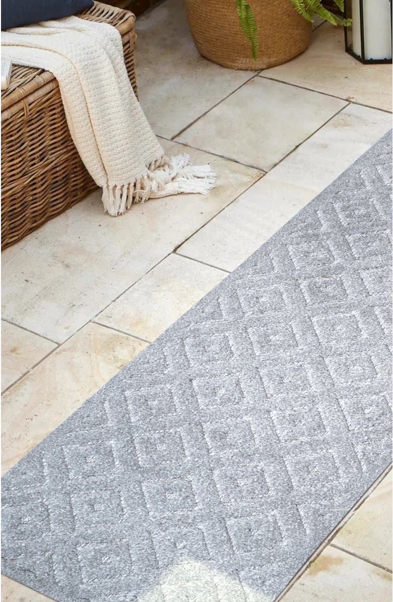 JONATHAN Y Portmany Neutral Diamond Trellis Indoor/Outdoor Area Rug, Alternate, color, Mist