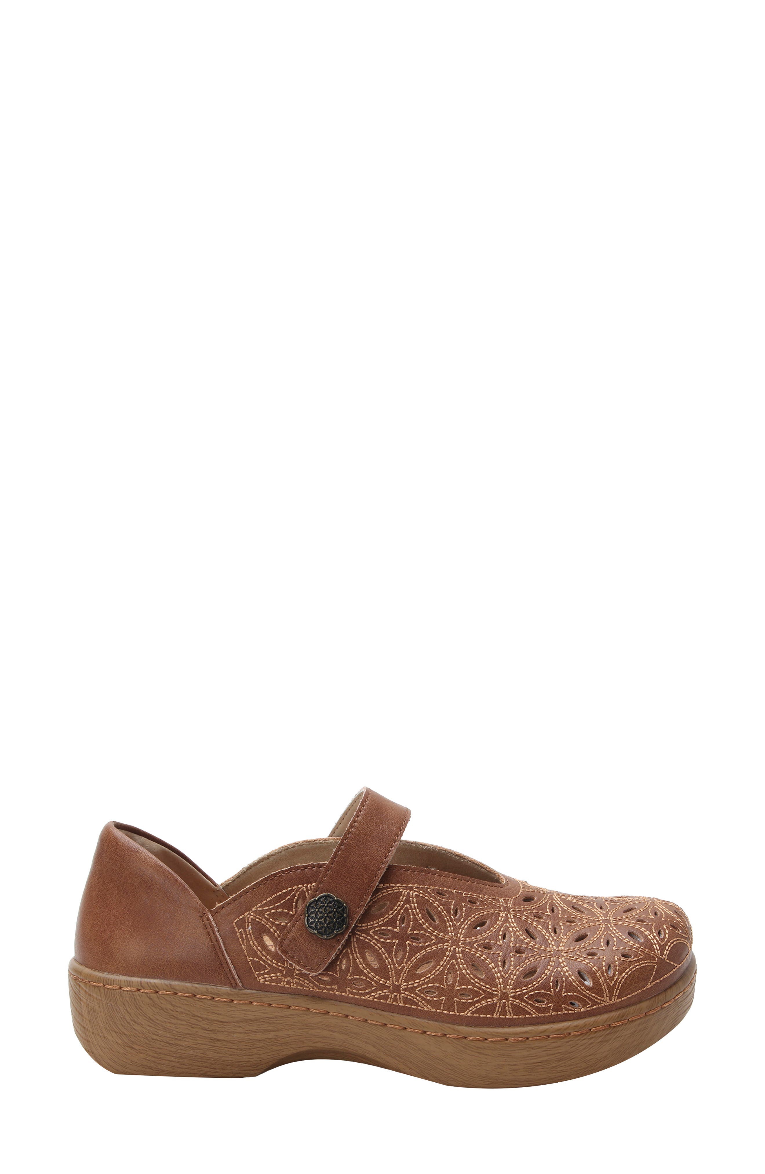Opheliah Clog, Alternate, color, WORN COGNAC BREEZE