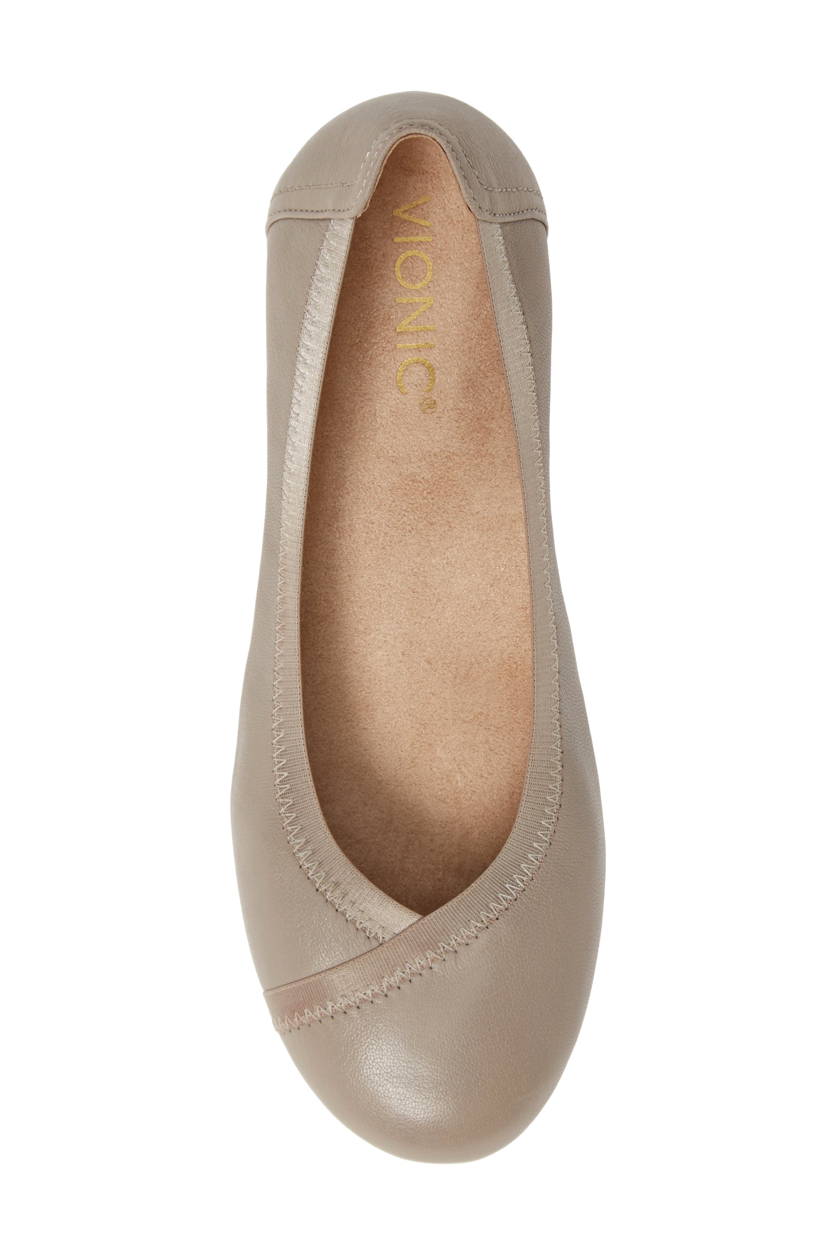 Caroll Flat, Alternate, color, LIGHT GREY LEATHER