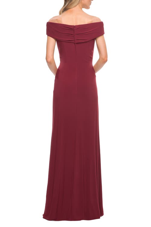 La Femme Off The Shoulder Jersey Dress With Ruching In Wine