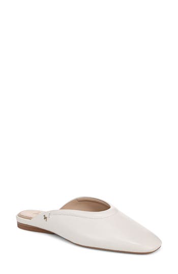 27 Edit Naturalizer Carla Mule In White