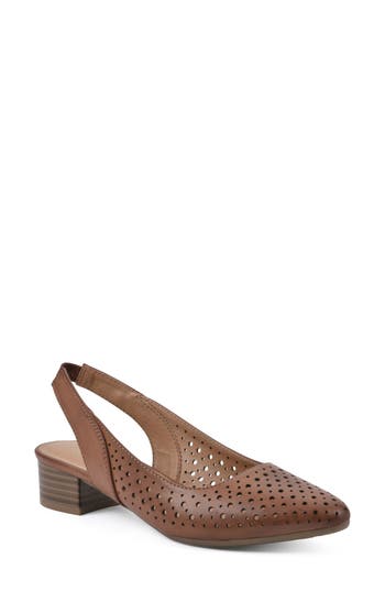 WHITE MOUNTAIN FOOTWEAR WHITE MOUNTAIN FOOTWEAR BORONIC SLINGBACK KITTEN HEEL PUMP 