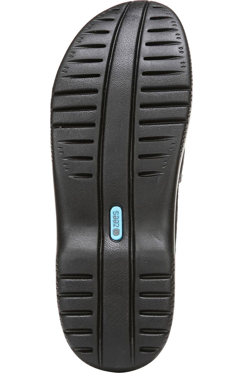 BZees Attraction Sneaker, Alternate, color,