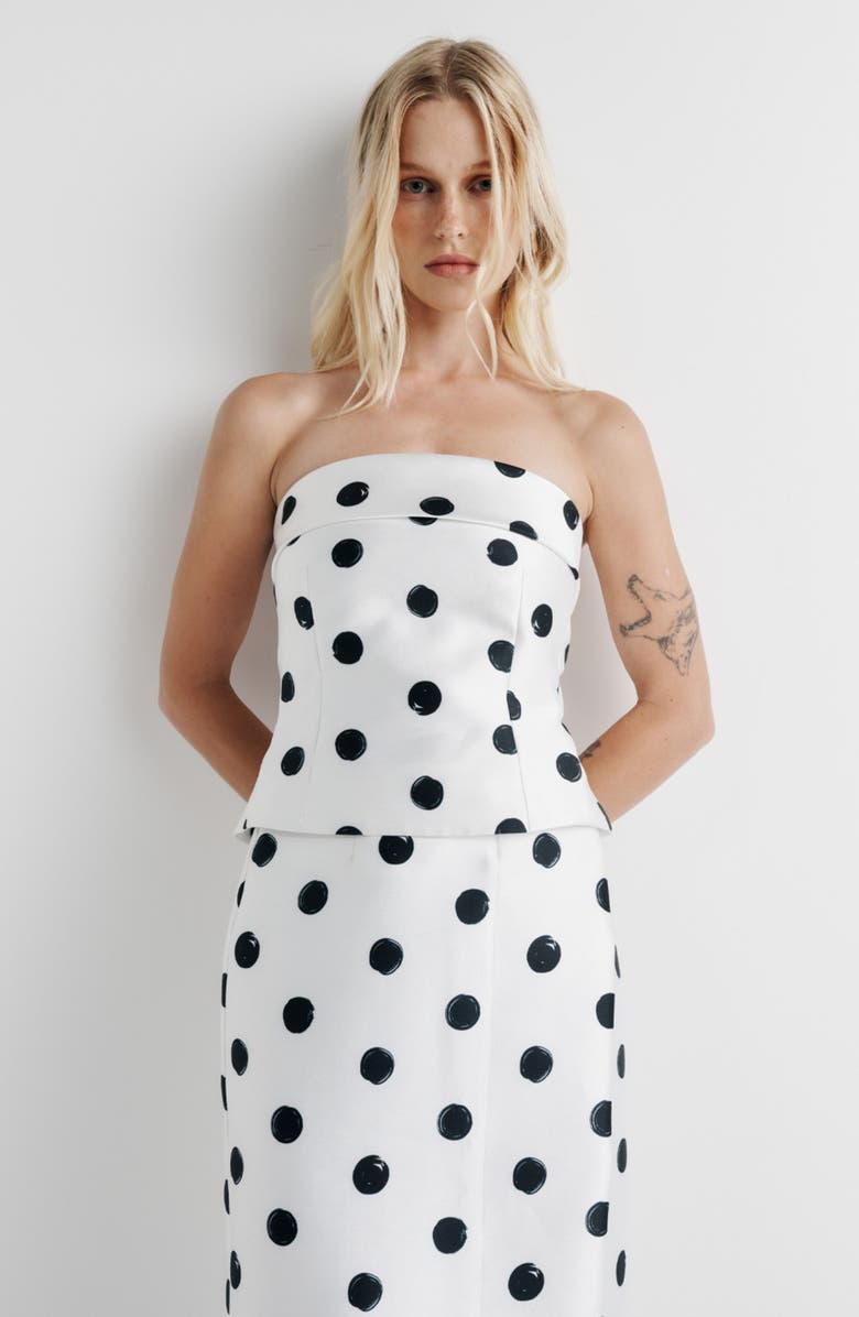 Romy Aimee Busiter, Main, color, Spots