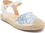 TOP MODA Chaya Floral Embroidered Flat