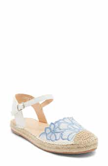 TOP MODA Chaya Floral Embroidered Flat