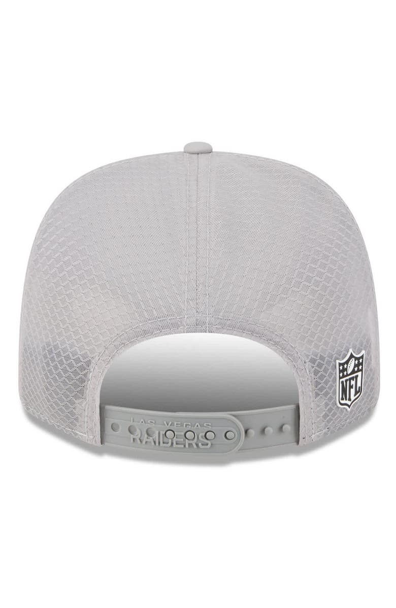 New Era Men's New Era Gray Las Vegas Raiders 2025 Sideline 9SEVENTY Adjustable Trucker Hat, Alternate, color,
