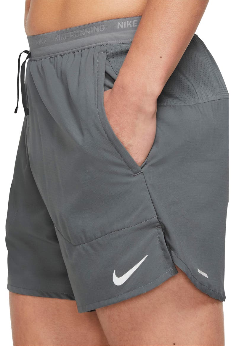 Dri-FIT Stride 5-Inch Running Shorts, Alternate, color, 084 SMKGRY/REFSIL