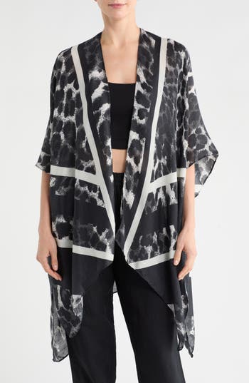 Vince Camuto Chevron Leopard Topper In Black